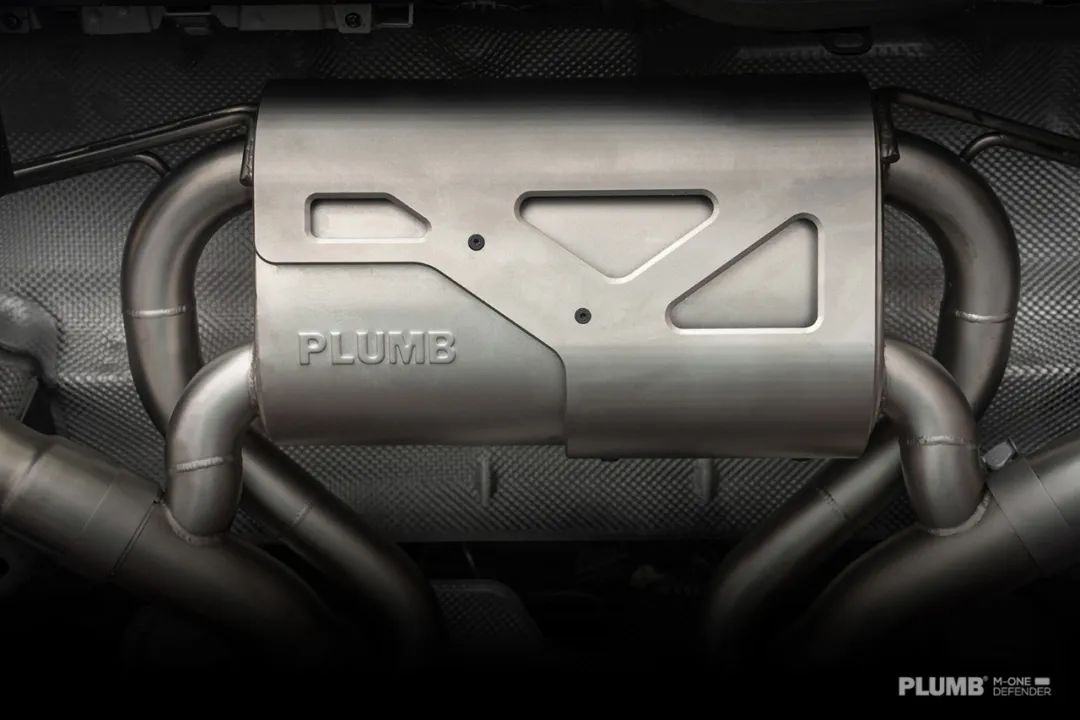 PLUMB "M-one" Series Electronically controlled mid- and rear-end exhaust system For Land Rover Defender 90/110