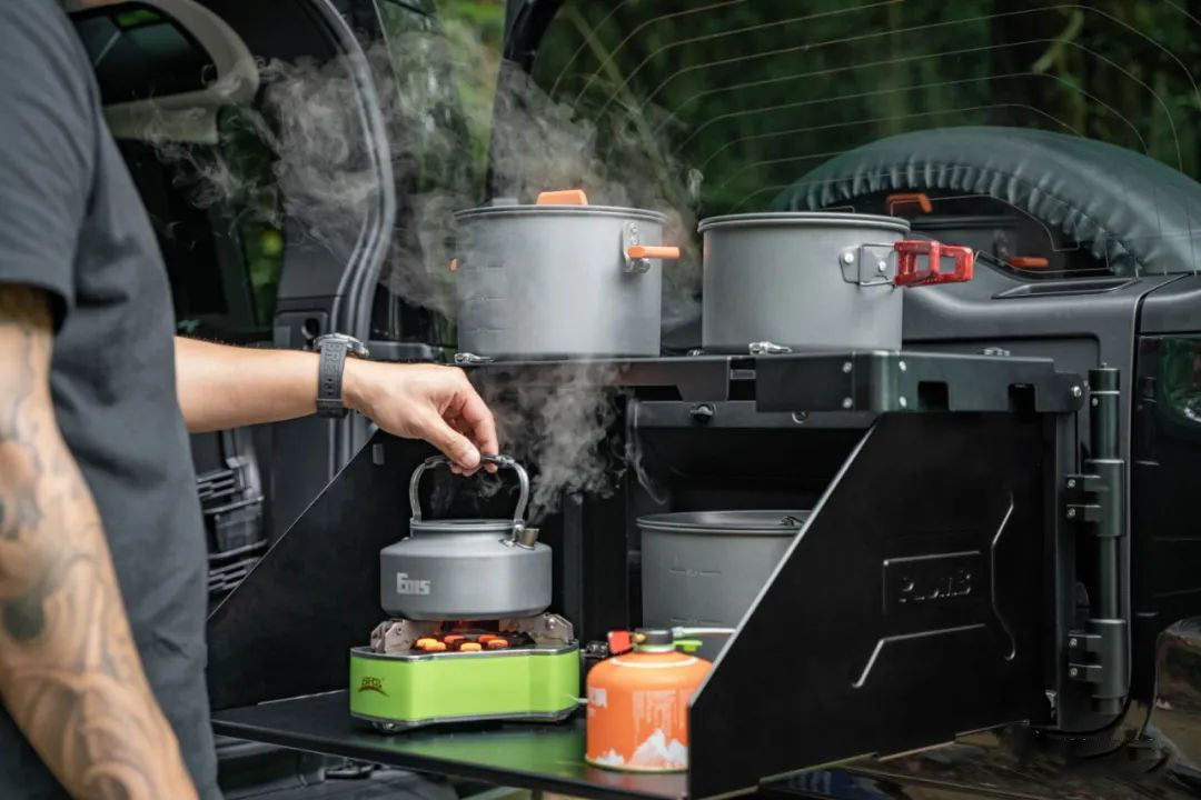 PLUMB "M-one" Series Tailgate Folding Table