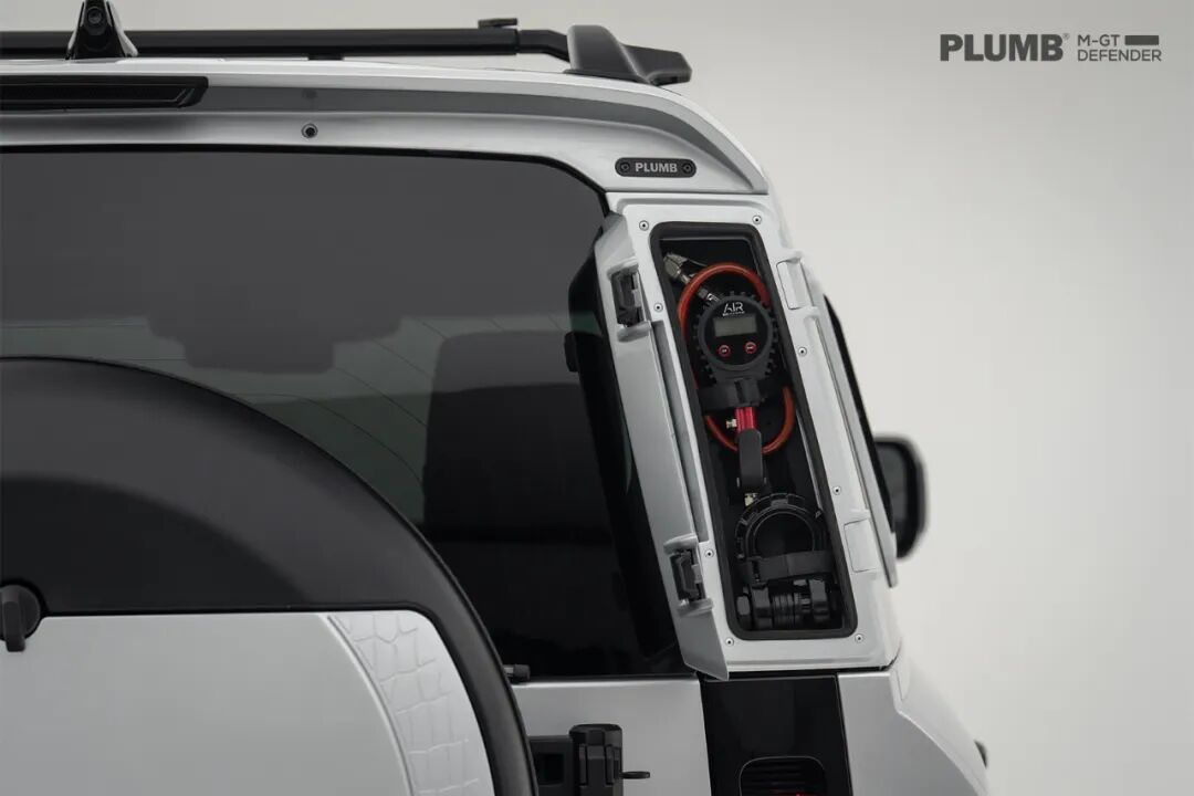 PLUMB "M-GT" Series D-Pillar Storage Box For Land Rover Defender 90/110/130