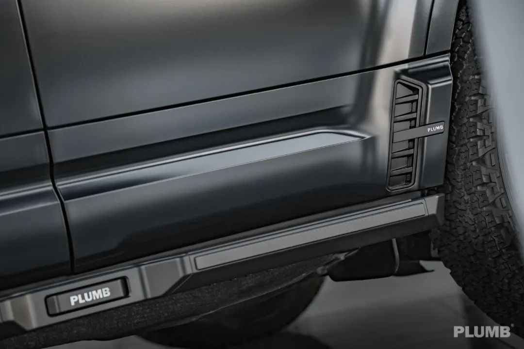 PLUMB "M-one" Series Side Bar For Land Rover Defender 110